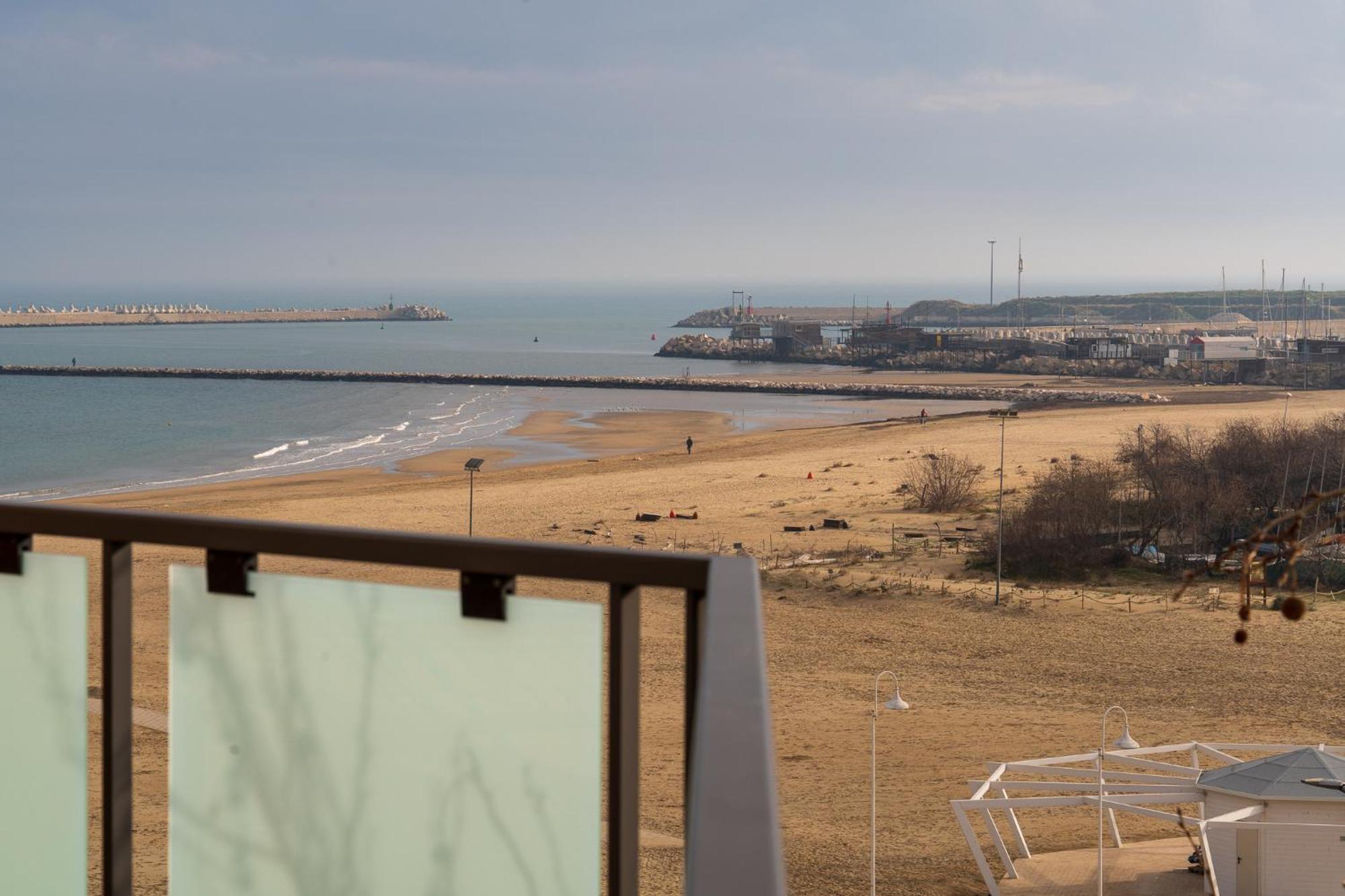 "Casa Incantevole" Fronte Mare Pescara - Appartamento Via Buozzi エクステリア 写真
